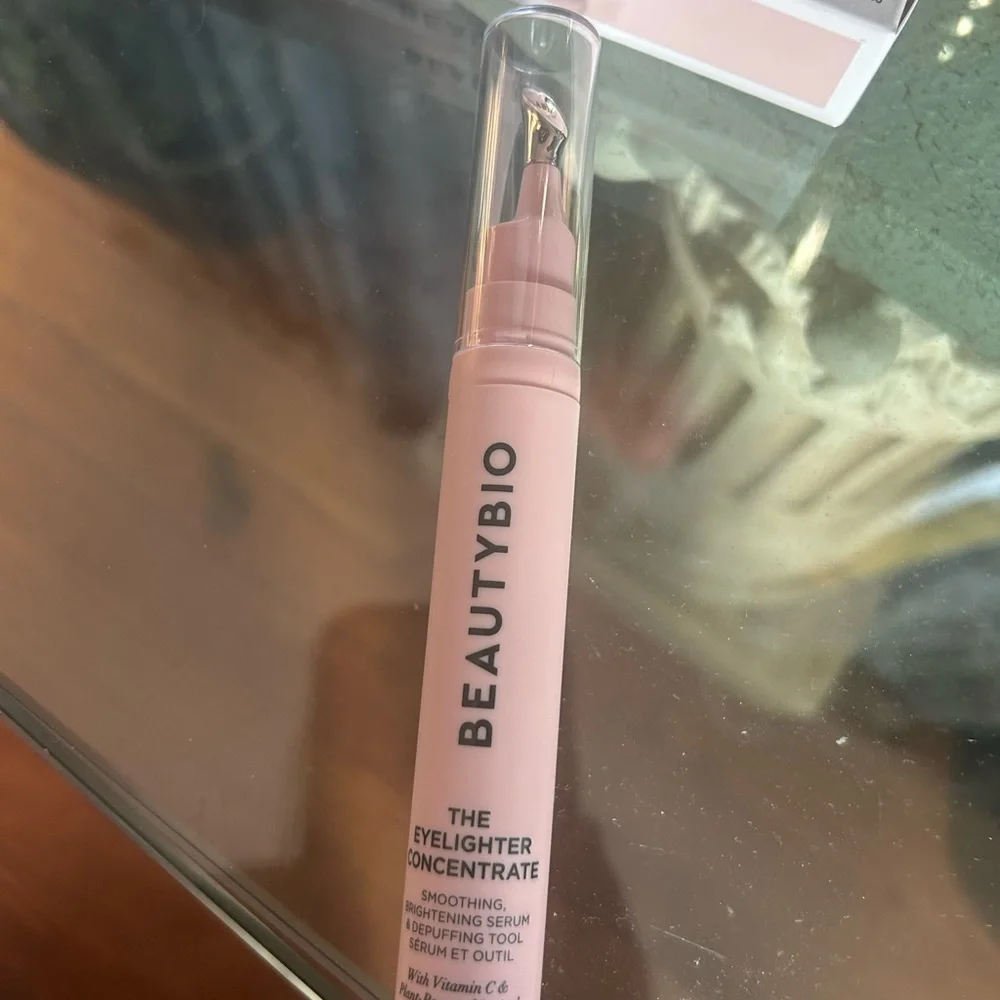 BeautyBio Eyelighter Concentrate Smoothing, Brightening Serum & Depuffing Tool - Picture 3 of 12
